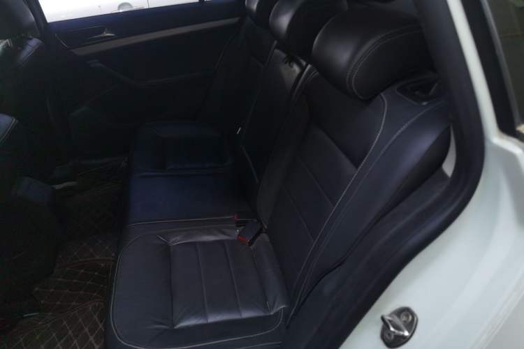 Used Volkswagen Gran Lavida 2015 1.6L Automatic Comfort Edition Left Rear Seat