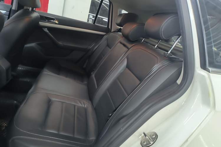Used Volkswagen Gran Lavida 2015 1.6L Automatic Comfort Edition Left Rear Seat