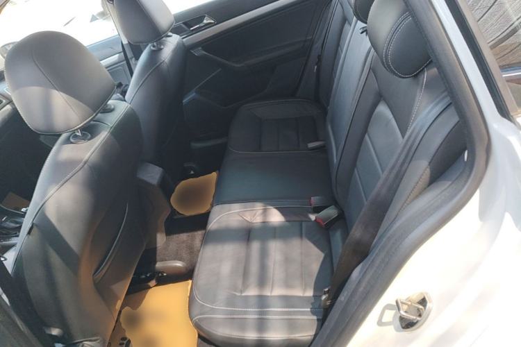 Used Volkswagen Gran Lavida 2015 1.6L Automatic Comfort Edition Left Rear Seat