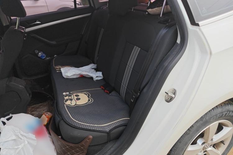 Used Volkswagen Gran Lavida 2015 1.6L Automatic Fashion Edition Left Rear Seat