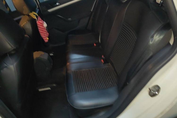 Used Volkswagen Gran Lavida 2015 1.6L Automatic Fashion Edition Left Rear Seat