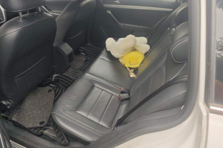 Used Volkswagen Gran Lavida 2015 1.6L Automatic Comfort Edition Left Rear Seat