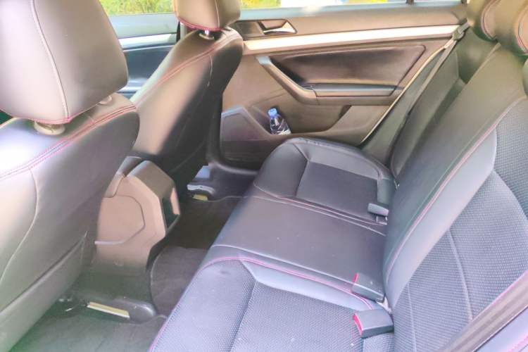 Used Volkswagen Gran Lavida 2015 1.6L Manual Fashion Edition Left Rear Seat