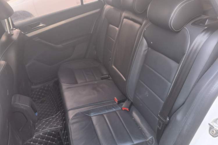 Used Volkswagen Gran Lavida 2015 1.6L Automatic Comfort Edition Left Rear Seat