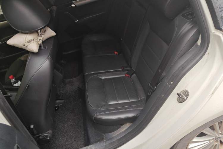 Used Volkswagen Gran Lavida 2015 1.6L Automatic Comfort Edition Left Rear Seat