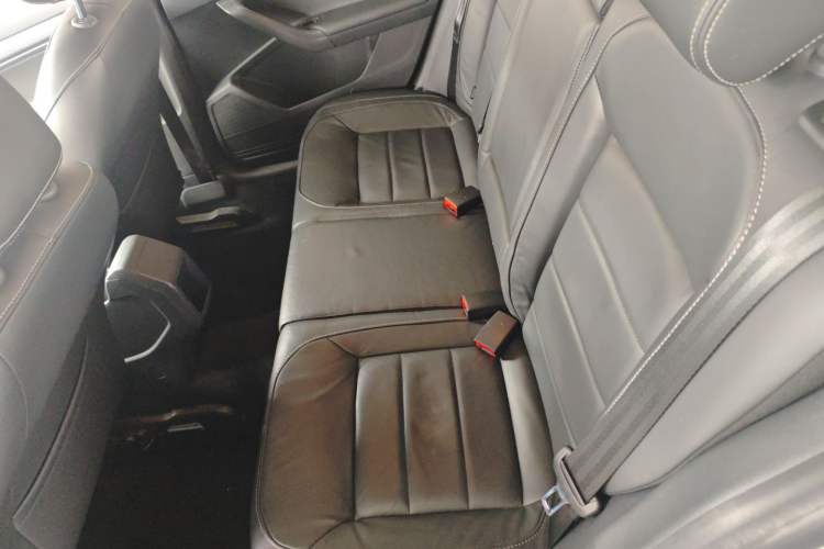Used Volkswagen Gran Lavida 2015 1.6L Automatic Comfort Edition Left Rear Seat