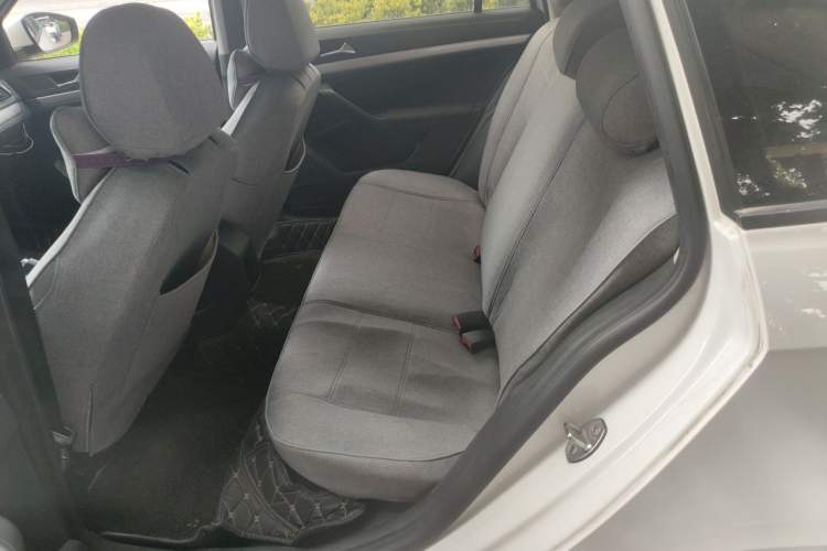 Used Volkswagen Gran Lavida 2015 1.6L Automatic Fashion Edition Left Rear Seat