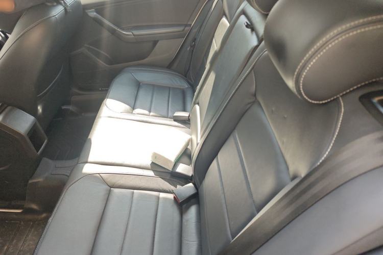 Used Volkswagen Gran Lavida 2015 1.6L Automatic Comfort Edition Left Rear Seat