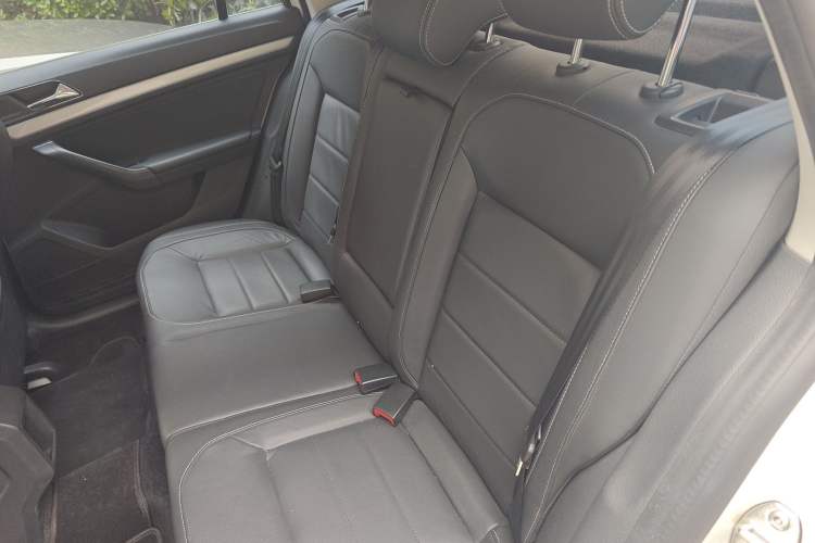 Used Volkswagen Gran Lavida 2015 1.6L Automatic Comfort Edition Left Rear Seat
