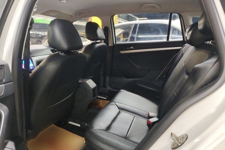 Used Volkswagen Gran Lavida 2015 1.6L Automatic Fashion Edition Left Rear Seat