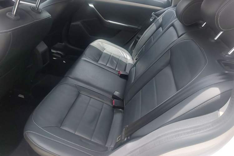 Used Volkswagen Gran Lavida 2015 1.6L Automatic Comfort Edition Left Rear Seat