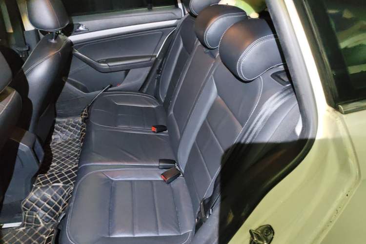Used Volkswagen Gran Lavida 2015 1.6L Manual Comfort Edition Left Rear Seat