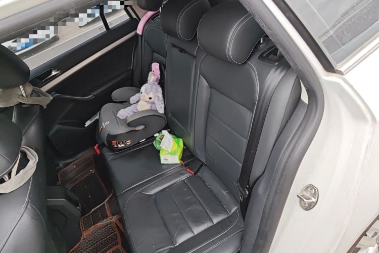 Used Volkswagen Gran Lavida 2015 1.6L Automatic Comfort Edition Left Rear Seat