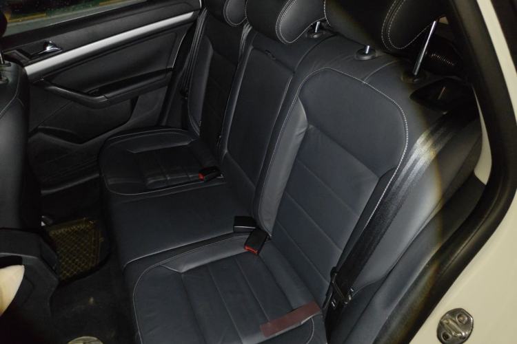 Used Volkswagen Gran Lavida 2015 1.6L Automatic Comfort Edition Left Rear Seat