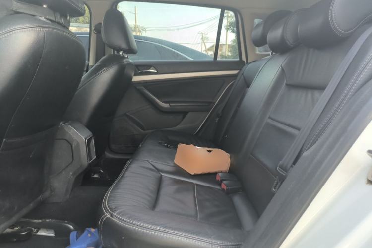 Used Volkswagen Gran Lavida 2015 1.6L Automatic Fashion Edition Left Rear Seat