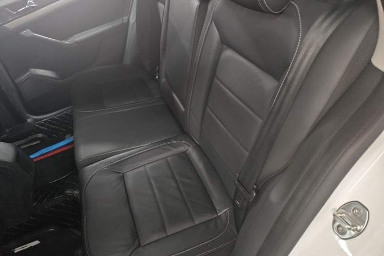 Used Volkswagen Gran Lavida 2015 1.6L Automatic Comfort Edition Left Rear Seat