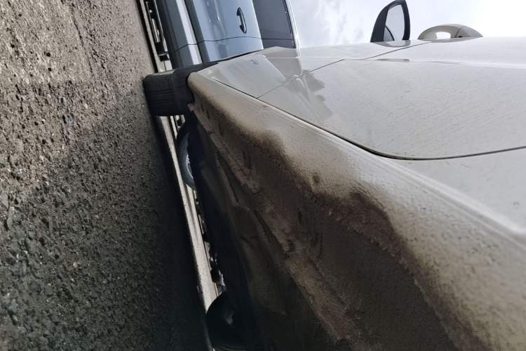 Used Volkswagen Gran Lavida 2015 1.6L Automatic Fashion Edition Left Side Sill