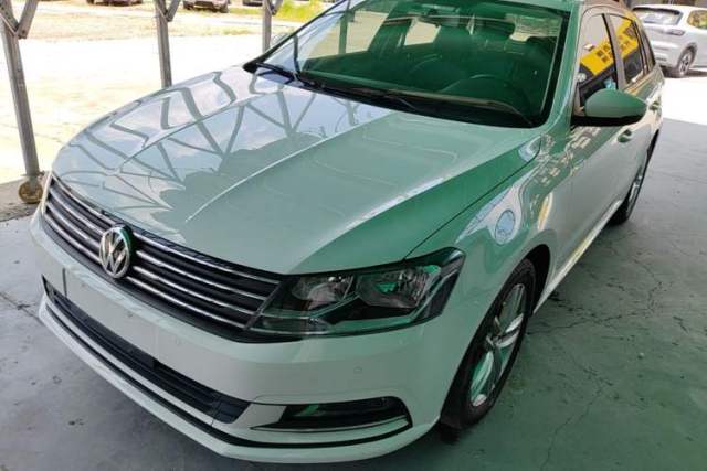 Ojetý Volkswagen Gran Lavida 2015 230TSI DSG Comfort Edition