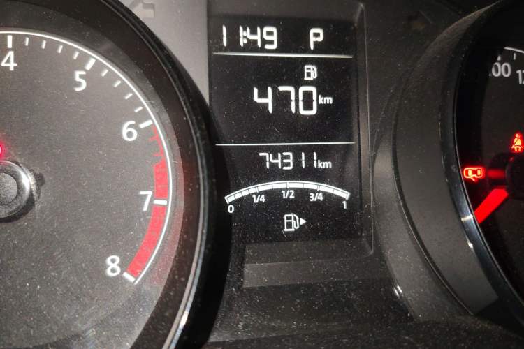 Used Volkswagen Gran Lavida 2015 1.6L Automatic Fashion Edition Odometer Close Up