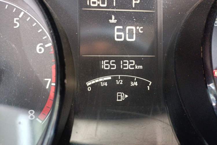 Used Volkswagen Gran Lavida 2015 1.6L Automatic Fashion Edition Odometer Close Up