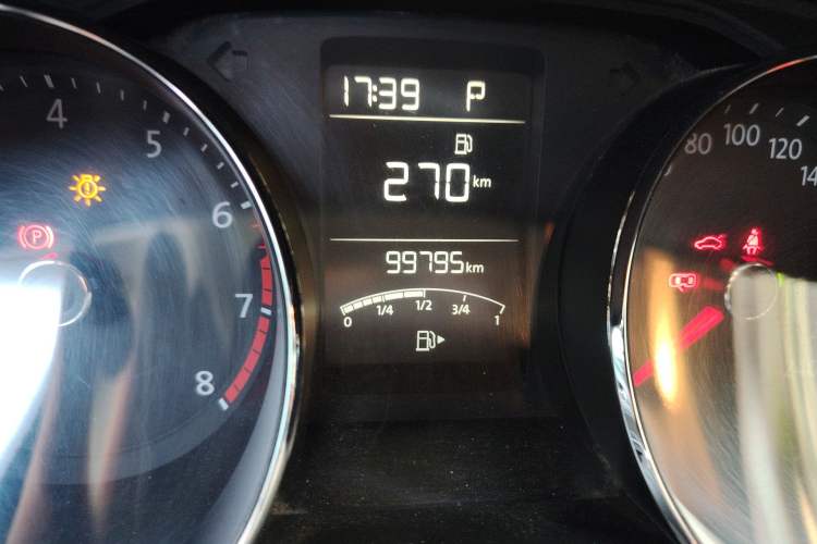 Used Volkswagen Gran Lavida 2015 230TSI DSG Comfort Edition Odometer Close Up