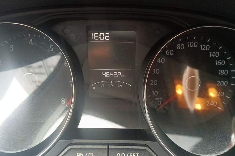 Used Volkswagen Gran Lavida 2015 230TSI DSG Comfort Edition Odometer Close Up