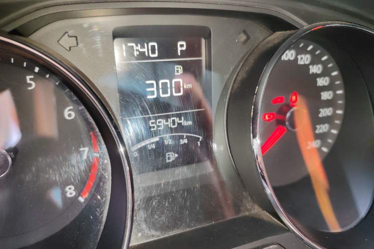 Used Volkswagen Gran Lavida 2015 230TSI DSG Comfort Edition Odometer Close Up