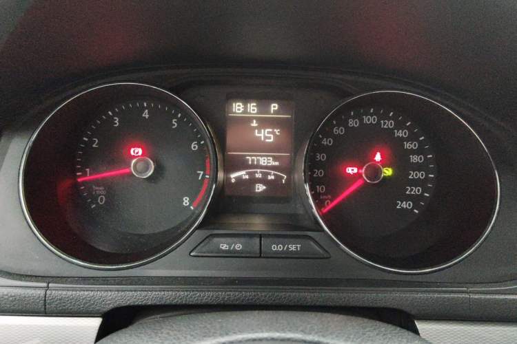 Used Volkswagen Gran Lavida 2015 1.6L Automatic Comfort Edition Odometer Close Up