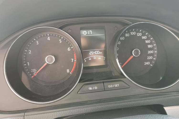Used Volkswagen Gran Lavida 2015 230TSI DSG Comfort Edition Odometer Close Up