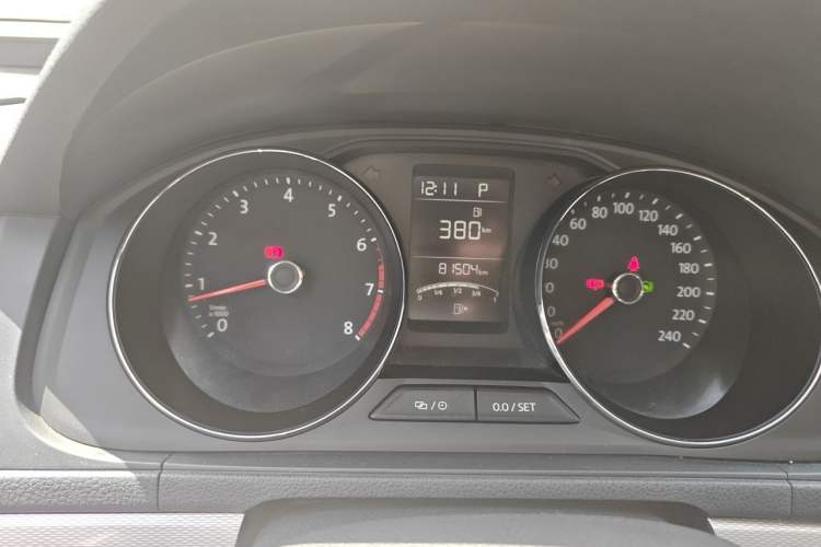Used Volkswagen Gran Lavida 2015 230TSI DSG Comfort Edition Odometer Close Up