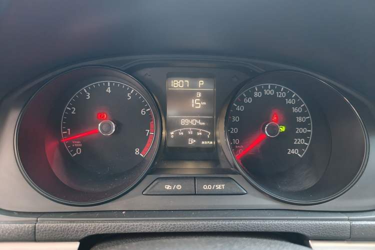 Used Volkswagen Gran Lavida 2015 1.6L Automatic Fashion Edition Odometer Close Up