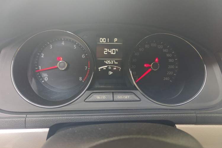 Used Volkswagen Gran Lavida 2015 230TSI DSG Comfort Edition Odometer Close Up