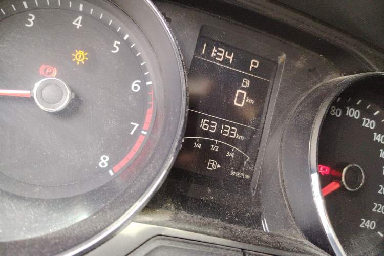 Used Volkswagen Gran Lavida 2015 1.6L Automatic Comfort Edition Odometer Close Up