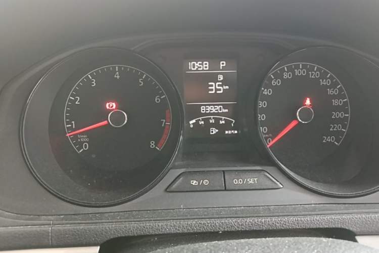 Used Volkswagen Gran Lavida 2015 1.6L Automatic Fashion Edition Odometer Close Up