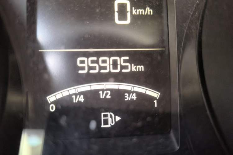 Used Volkswagen Gran Lavida 2015 1.6L Automatic Comfort Edition Odometer Close Up