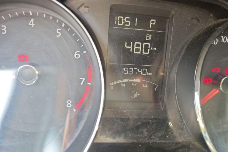 Used Volkswagen Gran Lavida 2015 1.6L Automatic Comfort Edition Odometer Close Up