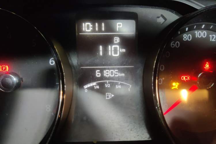 Used Volkswagen Gran Lavida 2015 1.6L Automatic Comfort Edition Odometer Close Up