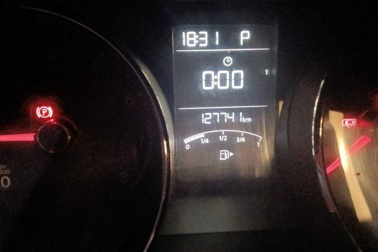 Used Volkswagen Gran Lavida 2015 1.6L Automatic Comfort Edition Odometer Close Up