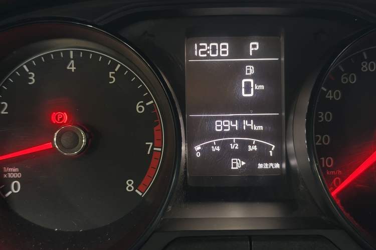 Used Volkswagen Gran Lavida 2015 1.6L Automatic Fashion Edition Odometer Close Up