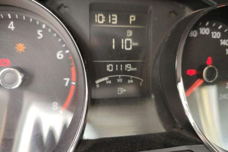 Used Volkswagen Gran Lavida 2015 230TSI DSG Comfort Edition Odometer Close Up