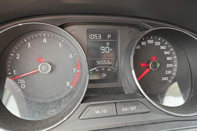 Used Volkswagen Gran Lavida 2015 1.6L Automatic Comfort Edition Odometer Close Up