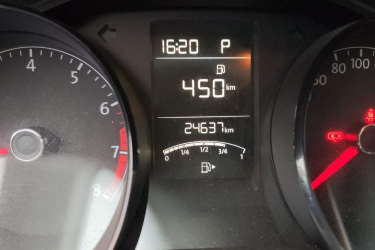 Used Volkswagen Gran Lavida 2015 1.6L Automatic Fashion Edition Odometer Close Up