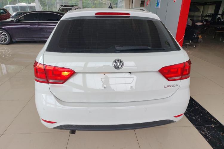 Used Volkswagen Gran Lavida 2015 1.6L Automatic Fashion Edition Rear