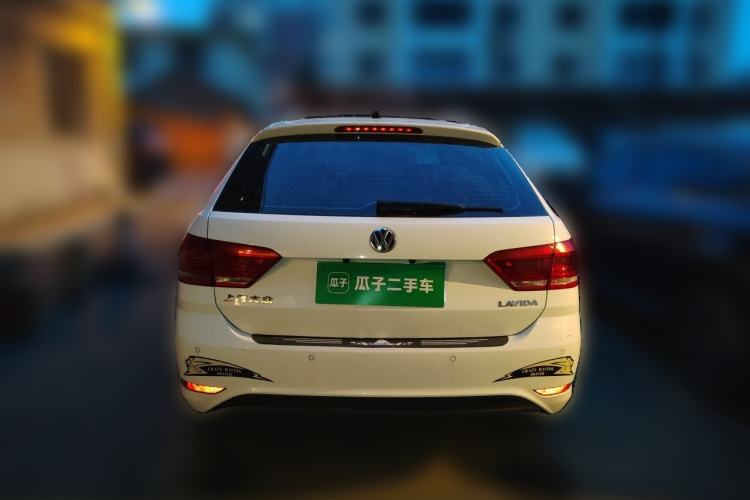 Used Volkswagen Gran Lavida 2015 1.6L Automatic Fashion Edition Rear