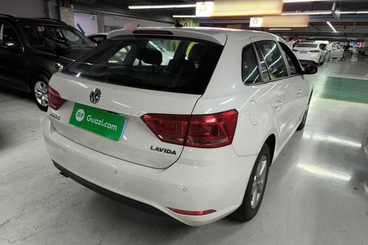 Used Volkswagen Gran Lavida 2015 1.6L Automatic Fashion Edition Rear Right 45 Deg