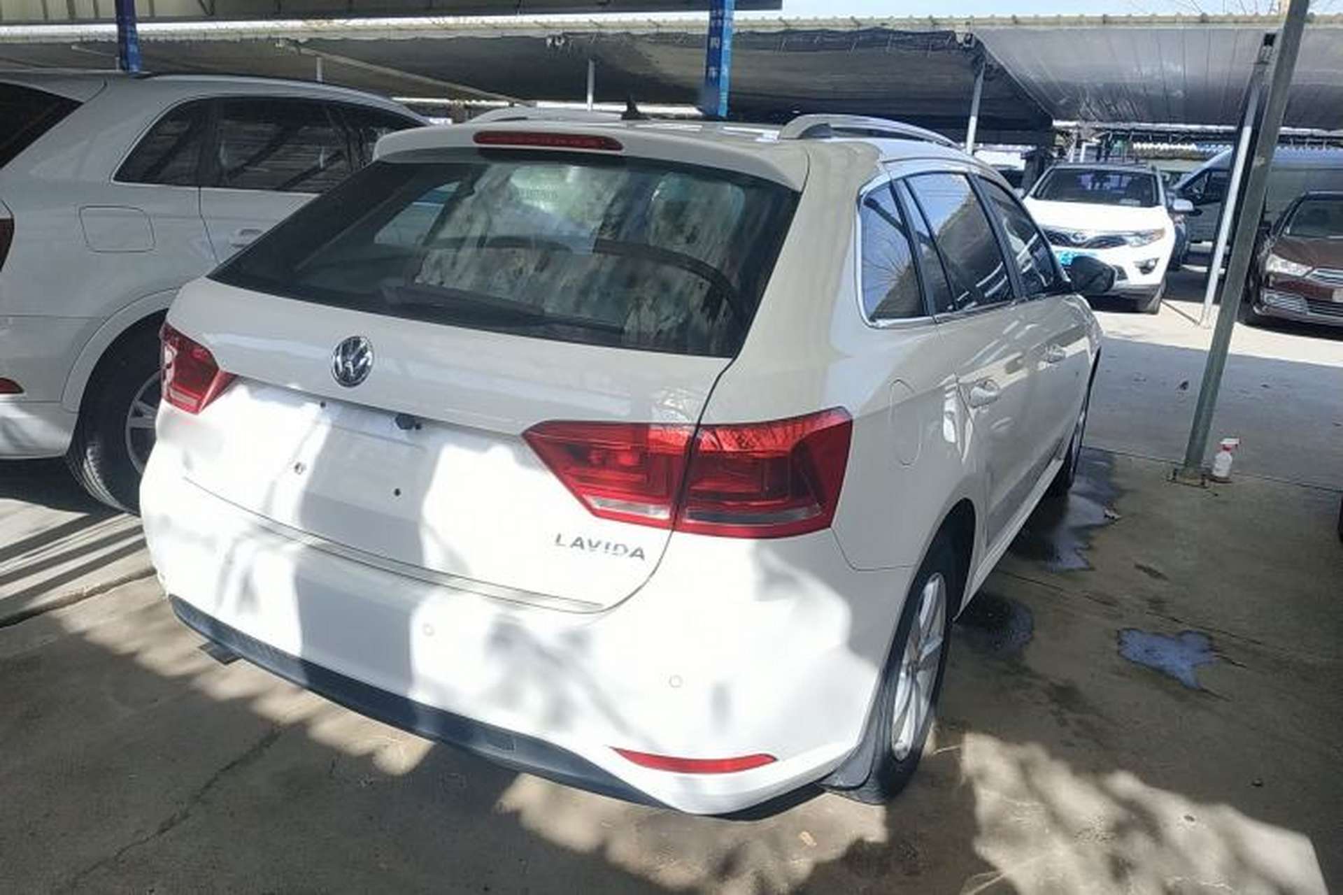 Used Volkswagen Gran Lavida 2015 1.6L Manual Fashion Edition Rear Right 45 Deg