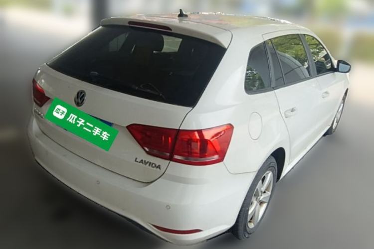 Used Volkswagen Gran Lavida 2015 1.6L Automatic Fashion Edition Rear Right 45 Deg