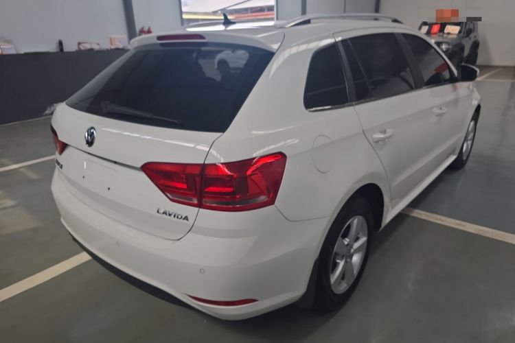 Used Volkswagen Gran Lavida 2015 1.6L Automatic Fashion Edition Rear Right 45 Deg