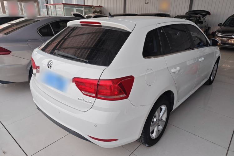 Used Volkswagen Gran Lavida 2015 1.6L Automatic Fashion Edition Rear Right 45 Deg