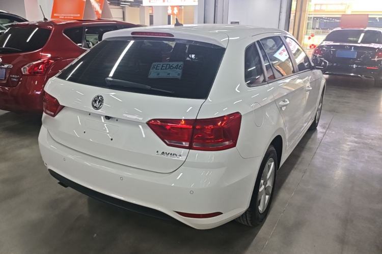 Used Volkswagen Gran Lavida 2015 1.6L Automatic Fashion Edition Rear Right 45 Deg